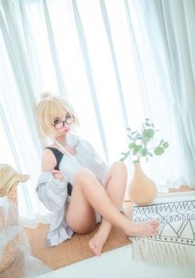 年轻的女老师
